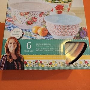 Pioneer Woman serving bowls